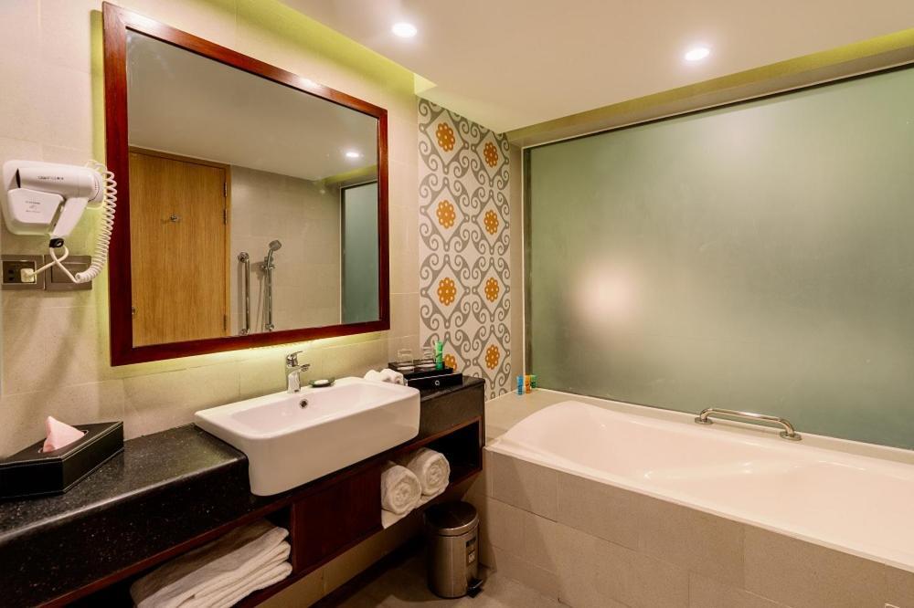 Best Western Heritage Cox's Bazar Dış mekan fotoğraf