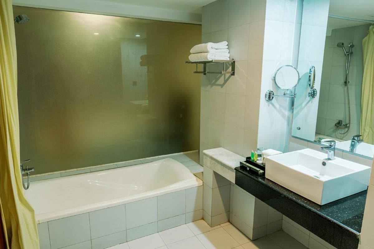 Best Western Heritage Cox's Bazar Dış mekan fotoğraf